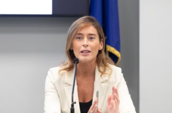 Maria Elena Boschi : le Code européen des affaires peut attirer les investissements